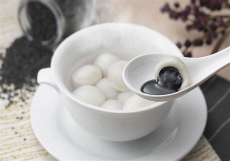  Ningbo Tangyuan: Can These Sweet, Glutinous Delights Conquer Your Cravings and Embrace You in a Warm Bowlful of Nostalgia?